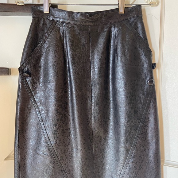 80's Vintage Leather High-Waisted Skirt - Picture 8 of 11